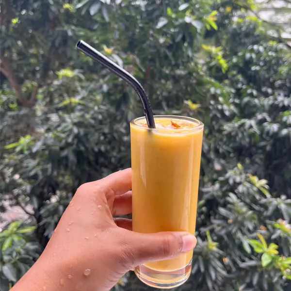 How-to-make-banana-mango-smoothie